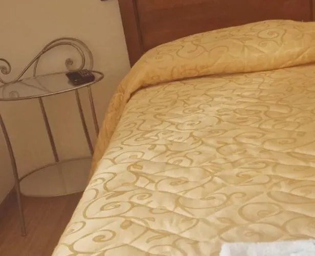 Casa Di Fiore Bad And Breakfast Frühstückspension San Giovanni in Fiore